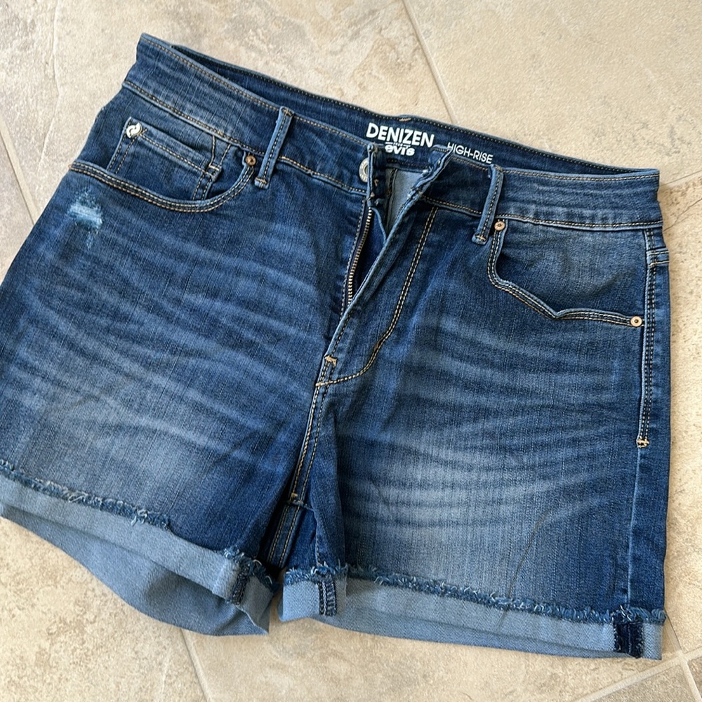 Levi’s - Picture 2 of 4